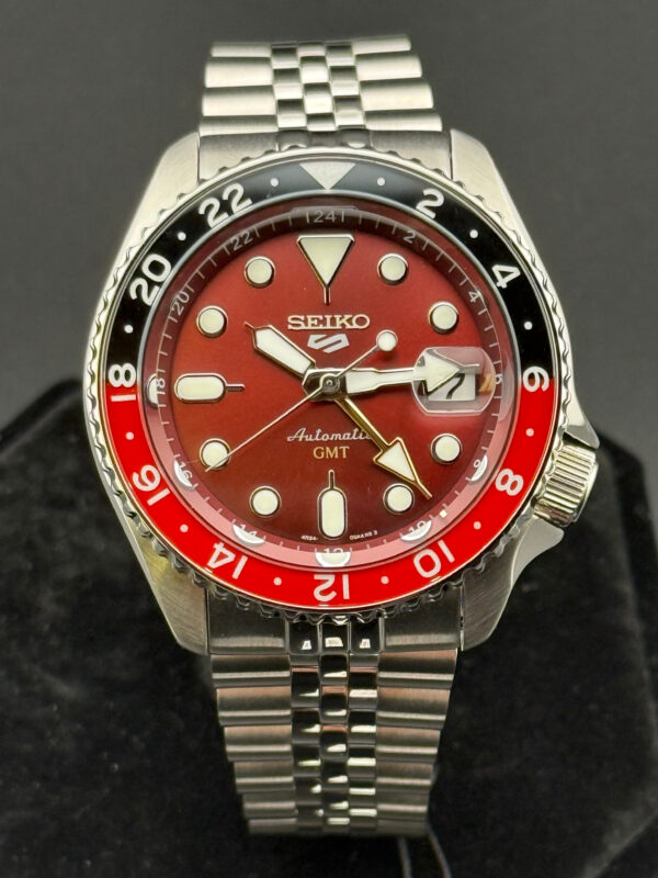 Seiko 5 GMT Passion RED (Limited Edition) - Image 3